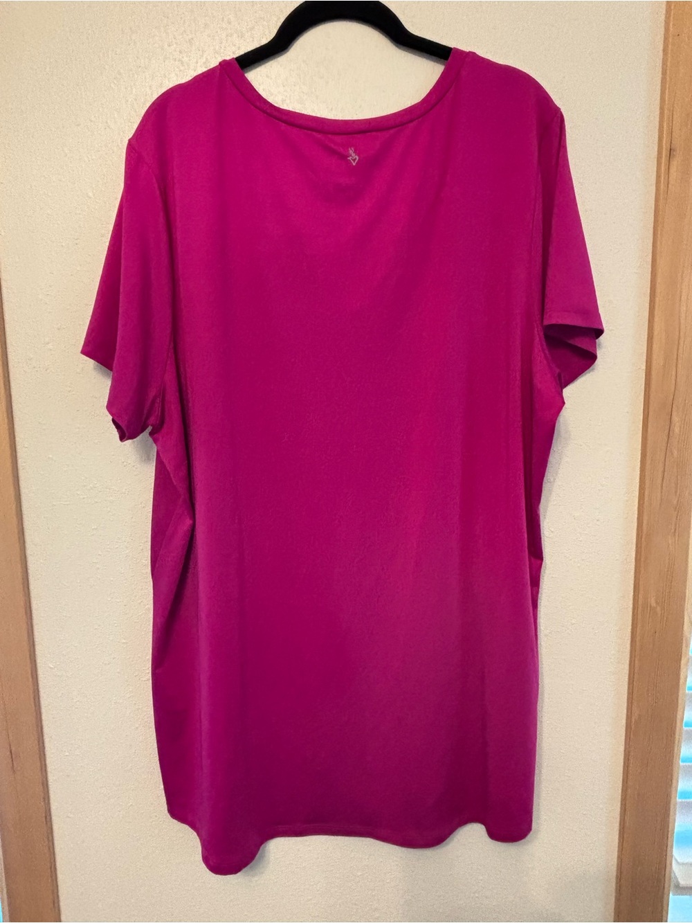 torrid V-Neck Tee — Fuchsia Pink - Picture 2 of 3